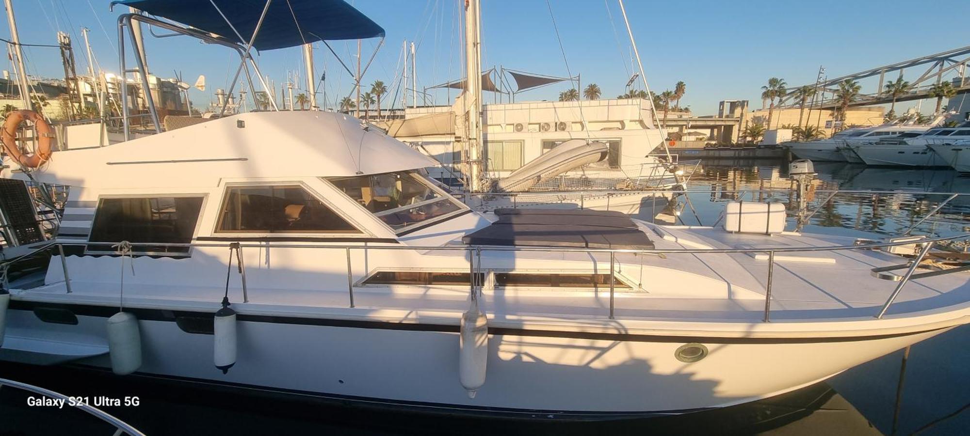 Beautiful And Comfy Boat In Barcelona With Boat Tour Option Hotel Exterior photo